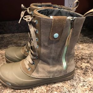 The North Face Heatseeker boots. Size 8.5
